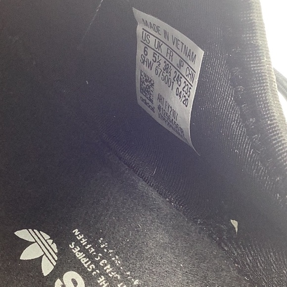 Adidas NMD_R1 V2 'DAZZLE PACK - CORE BLACK' Size 5.5 - Picture 4 of 6